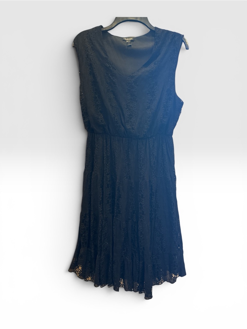 Black Sleeveless Lace Midi Dress — Classic A-Line